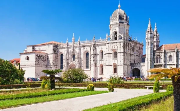 Mosteiro dos Jerónimos foto Schutterstock