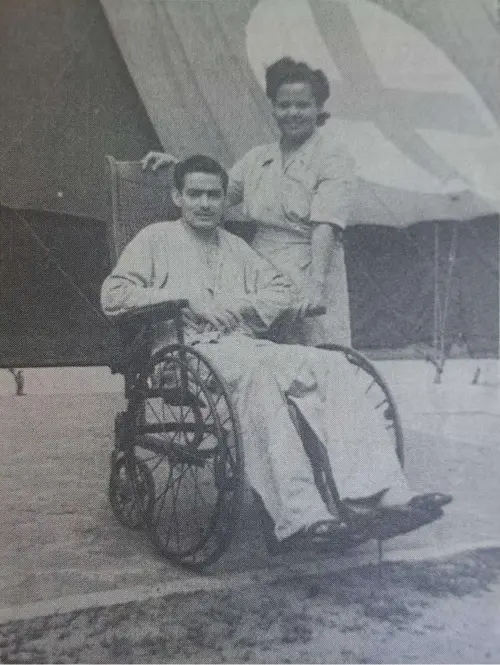 Zilda com o sargento Leopoldo Barbato Filho Foto Acervo do Centro de Documentaão Capitão Altamira Pereira Valadares ok22