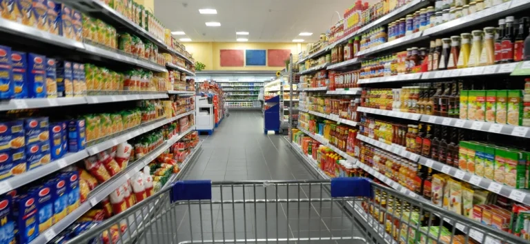 como-funciona-um-supermercado-a-engrenagem-por-tras-das-gondolas-484221-768x354