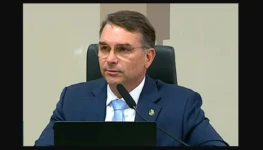Flavio Bolsonaro foto do Senado opk67
