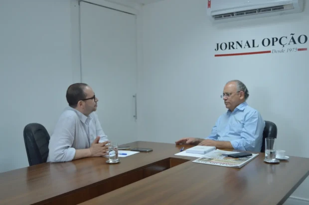 Herbert Moraes entrevista Nilson Jaime na redação do Jornal Opção junho de 2026 ok864