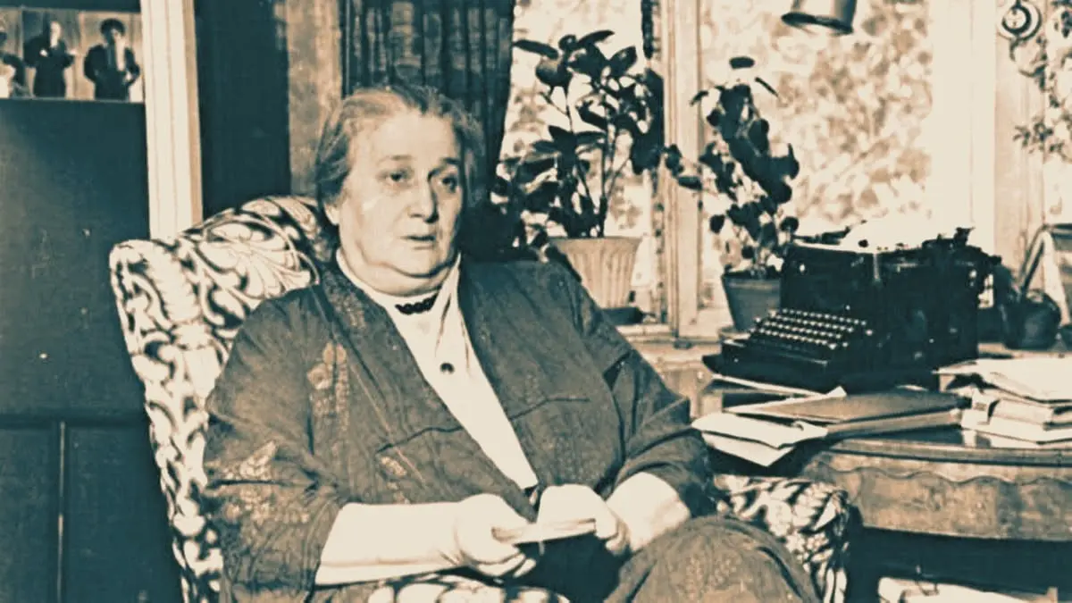 Dois poemas de Anna Akhmátova com tradução direta do russo por Astier Basílio