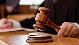 por-que-os-juc3adzes-usam-martelo-no-tribunal