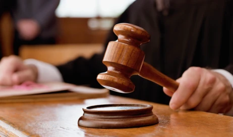 por-que-os-juc3adzes-usam-martelo-no-tribunal