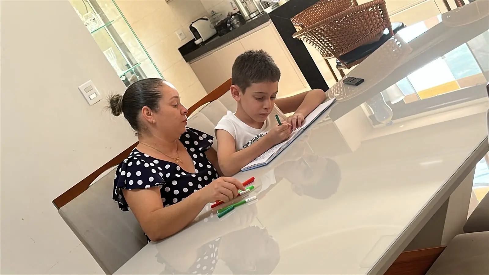 Crianças com autismo podem enfrentar mais desafios na volta às aulas; veja como reduzir os impactos - QTU Questões do Universo