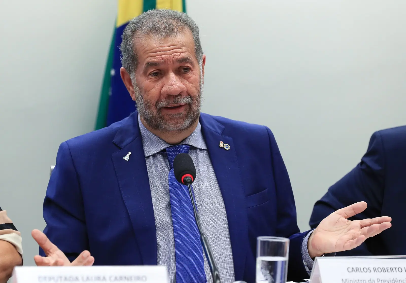 PDT lançará chapa majoritária própria em Goiás nesta segunda-feira após autorização de Carlos Lupi - QTU Questões do Universo