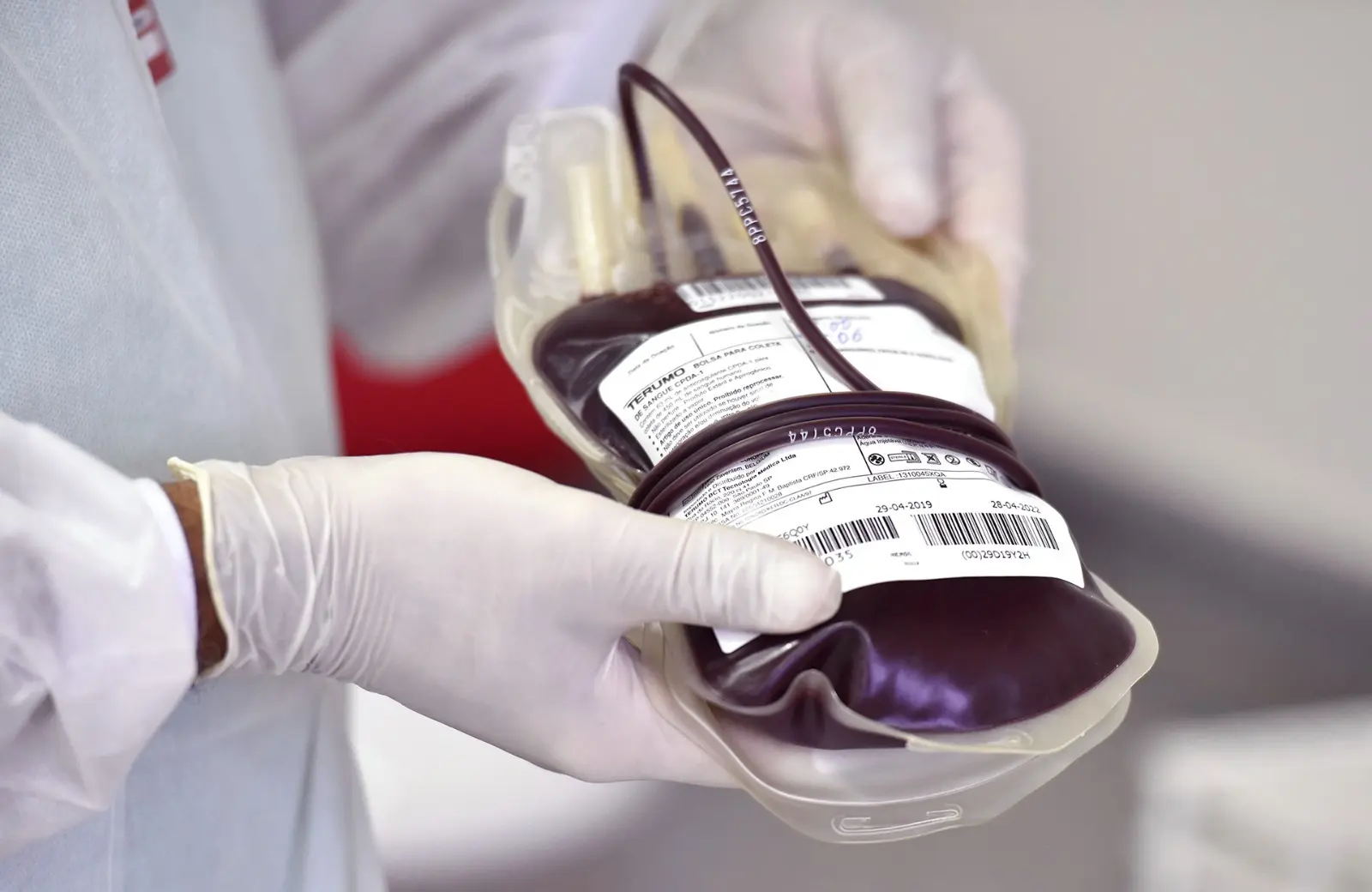 Estoques em alerta: por que o sangue O negativo é essencial para salvar vidas em Goiás - QTU Questões do Universo