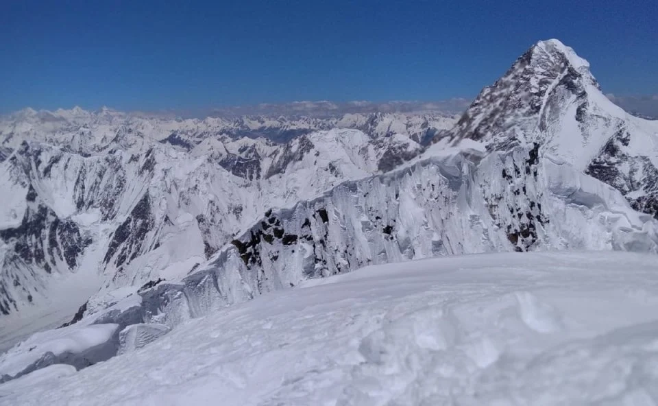 broad-peak-paquistao-avalanche-alpinistas-desaparecidos-960x592