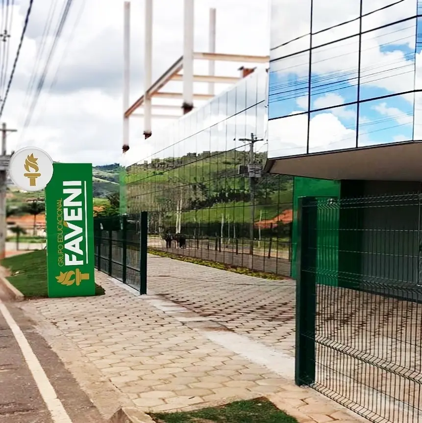 Rede de ensino deverá indenizar consumidora em R$ 2 mil por cobranças após solicitação de orçamento