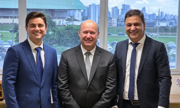 Pesquisa-coloca-Celio-Silveira-e-Cambao-na-lideranca-isolada-e-reforca-expectativa-de-dobradinha-historica-em-Luziania.jpg