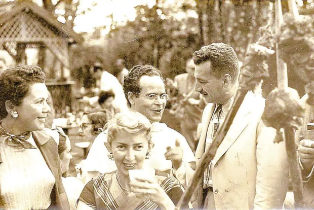 Amália Hermano e Regina Lacerda e Frei Confaloni e Jorge Amado em 1954 em Goiânia