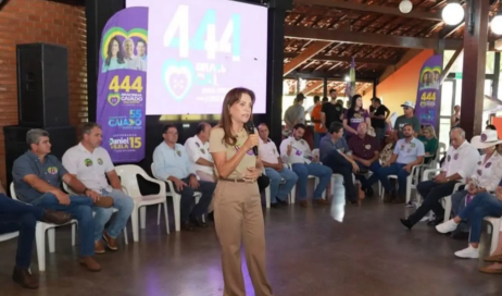 Gracinha Caiado no interior ok21300 por 867