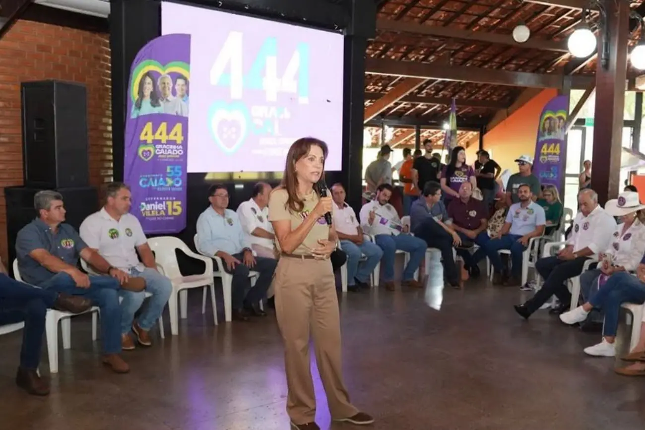 Gracinha Caiado no interior ok21300 por 867