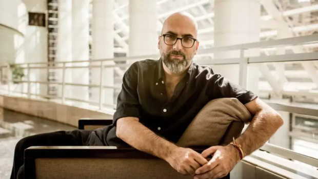 Valter Hugo Mãe é escritor português