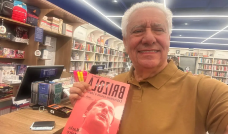 Vilmar Rocha e o livro de Brizola 1280 por 867