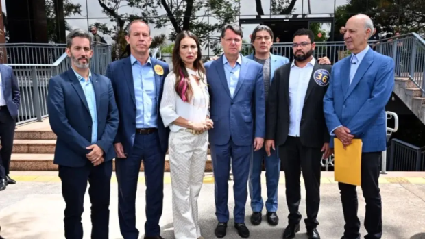 Leandro Grass e Ricardo Capelli e Paula Belmonte e Kiko Caputo e Rico Pinheiro e Elisson Ferreira