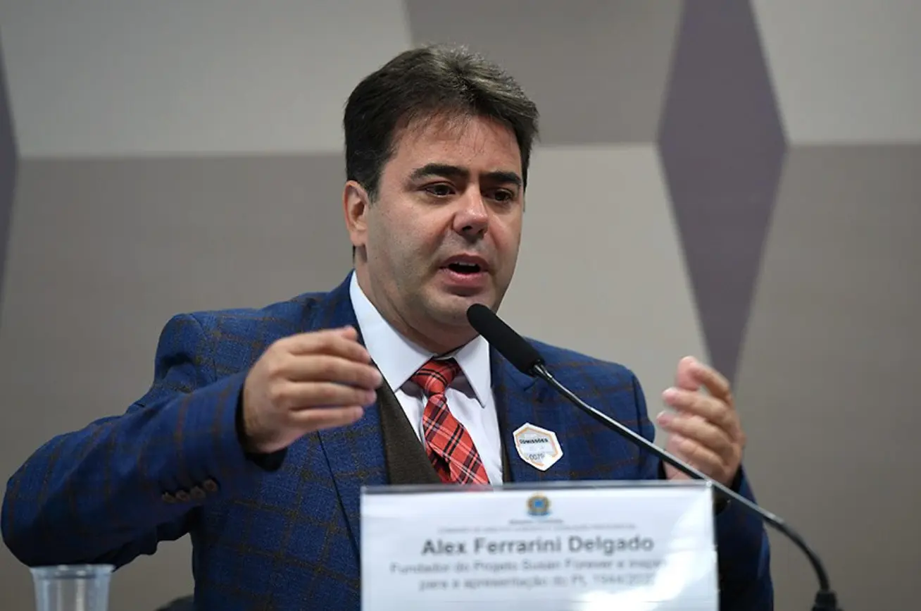 Alex Ferrarini Delgado Foto Acervo da família 1308 por 867