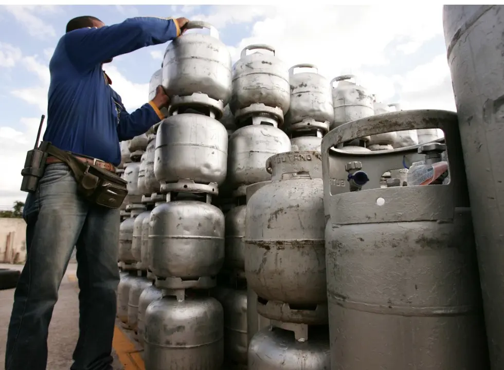 1789997186-natural-gas-of-oil-picture-id1217810255.webp