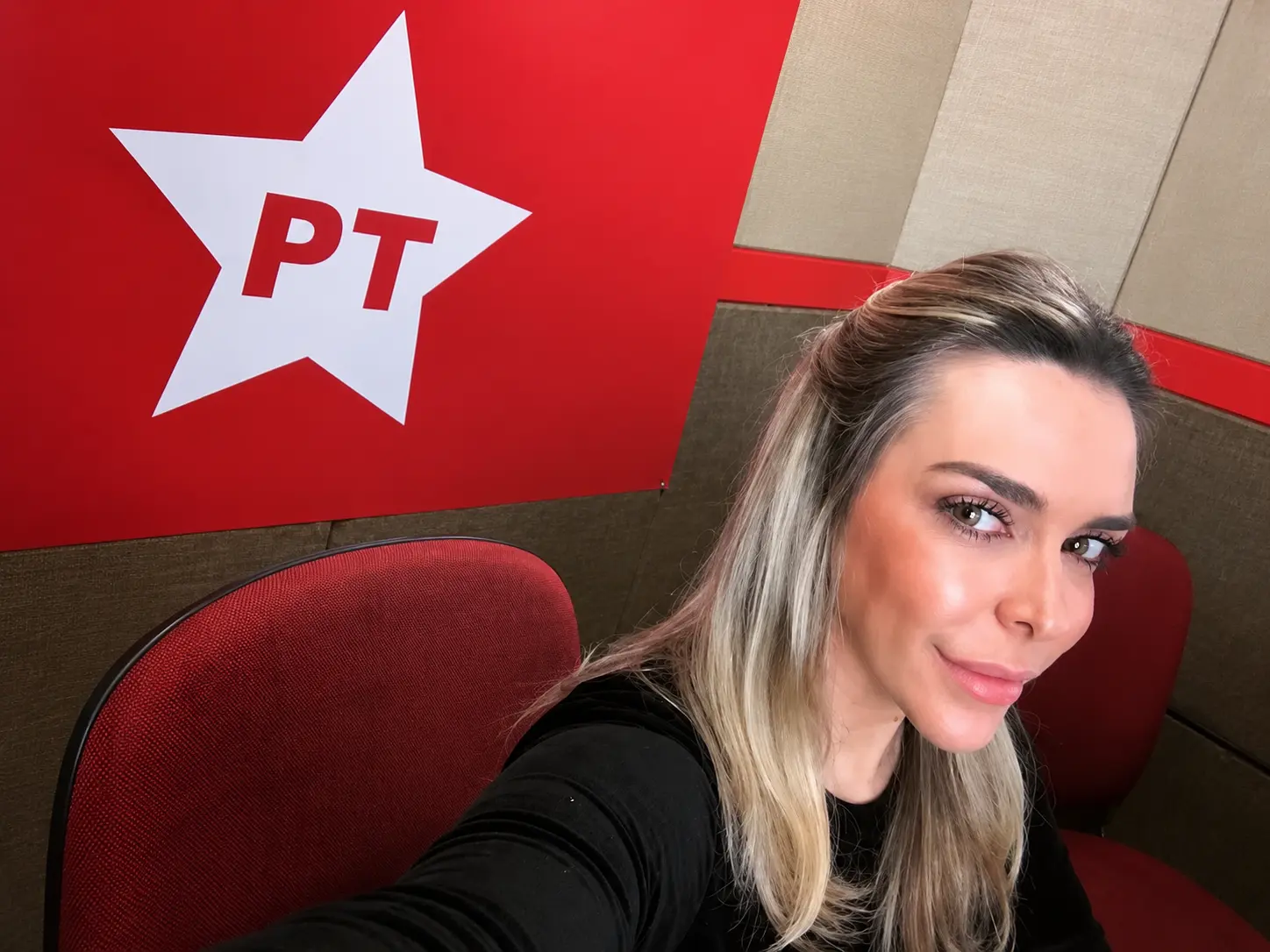 Roberta Luchsinger relata viagens em voos da FAB e presença no Planalto