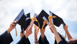 diploma-universidade-beneficios-graduacao-emprego-scaled