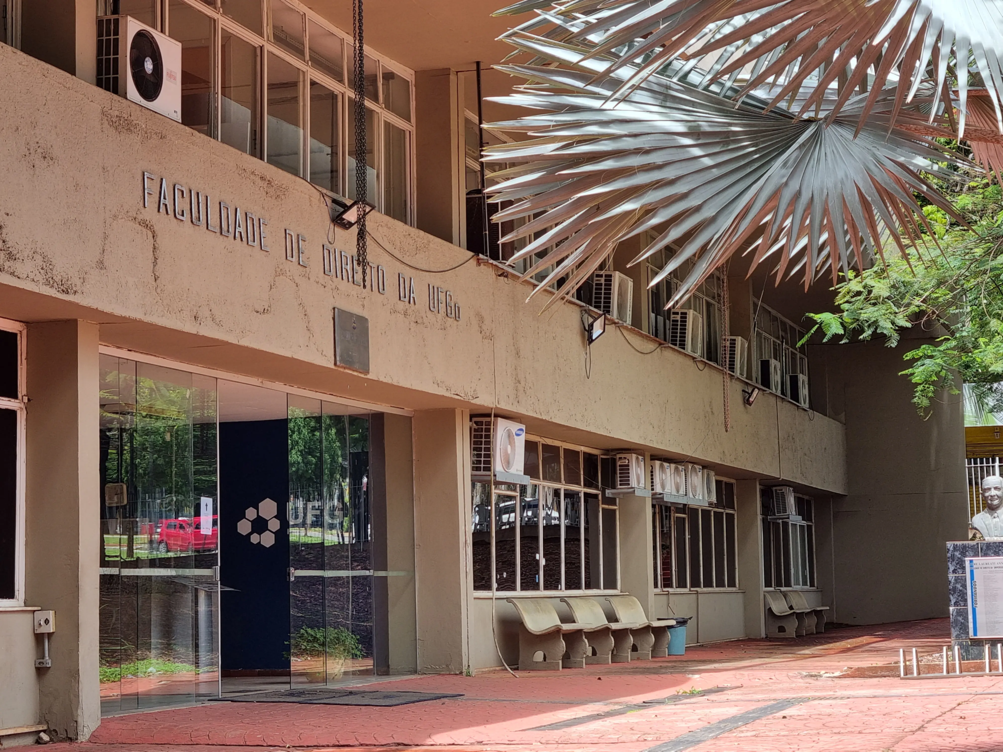 Faculdade_de_Direito_da_UFG,_Goiânia,_dezembro_de_2022_(4)