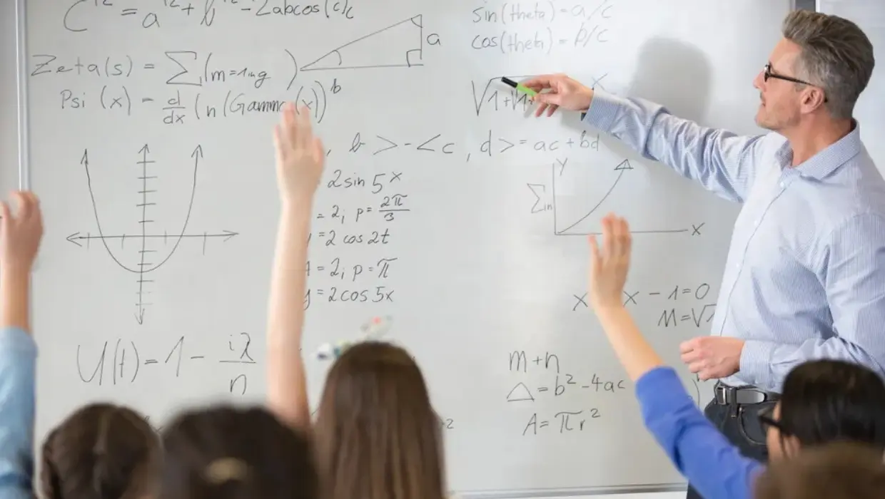 Nota de prova nacional pode ser usada em seleções para professores; mais de 10 mil já foram escolhidos