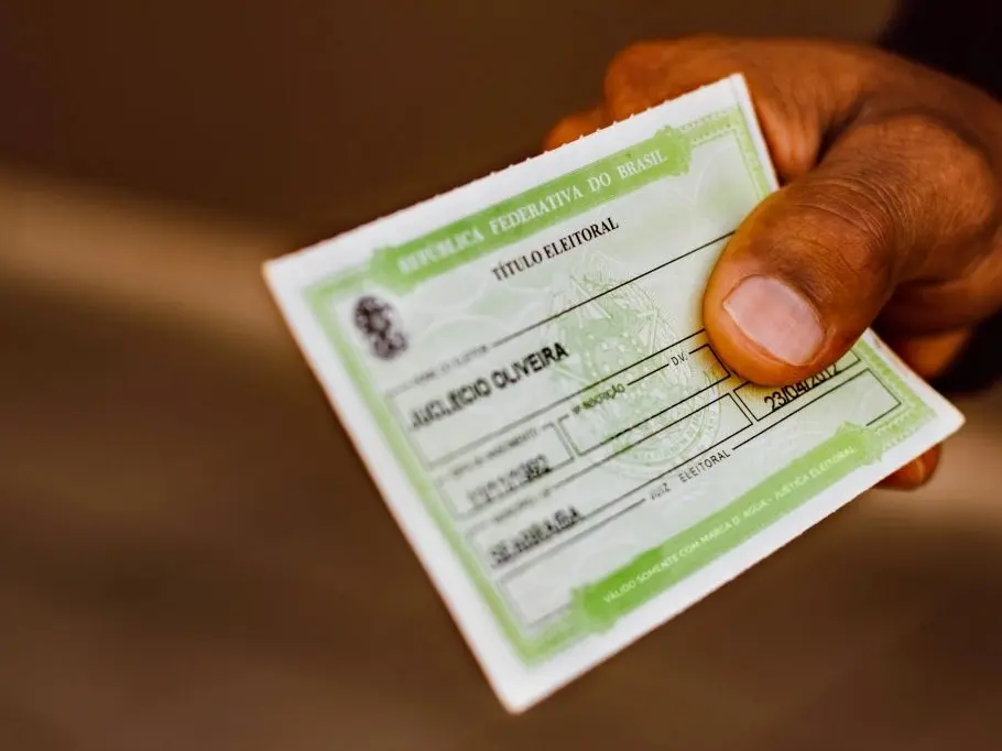Número de brasileiros aptos a votar no exterior cresce 31,8% e chega a quase 1 milhão