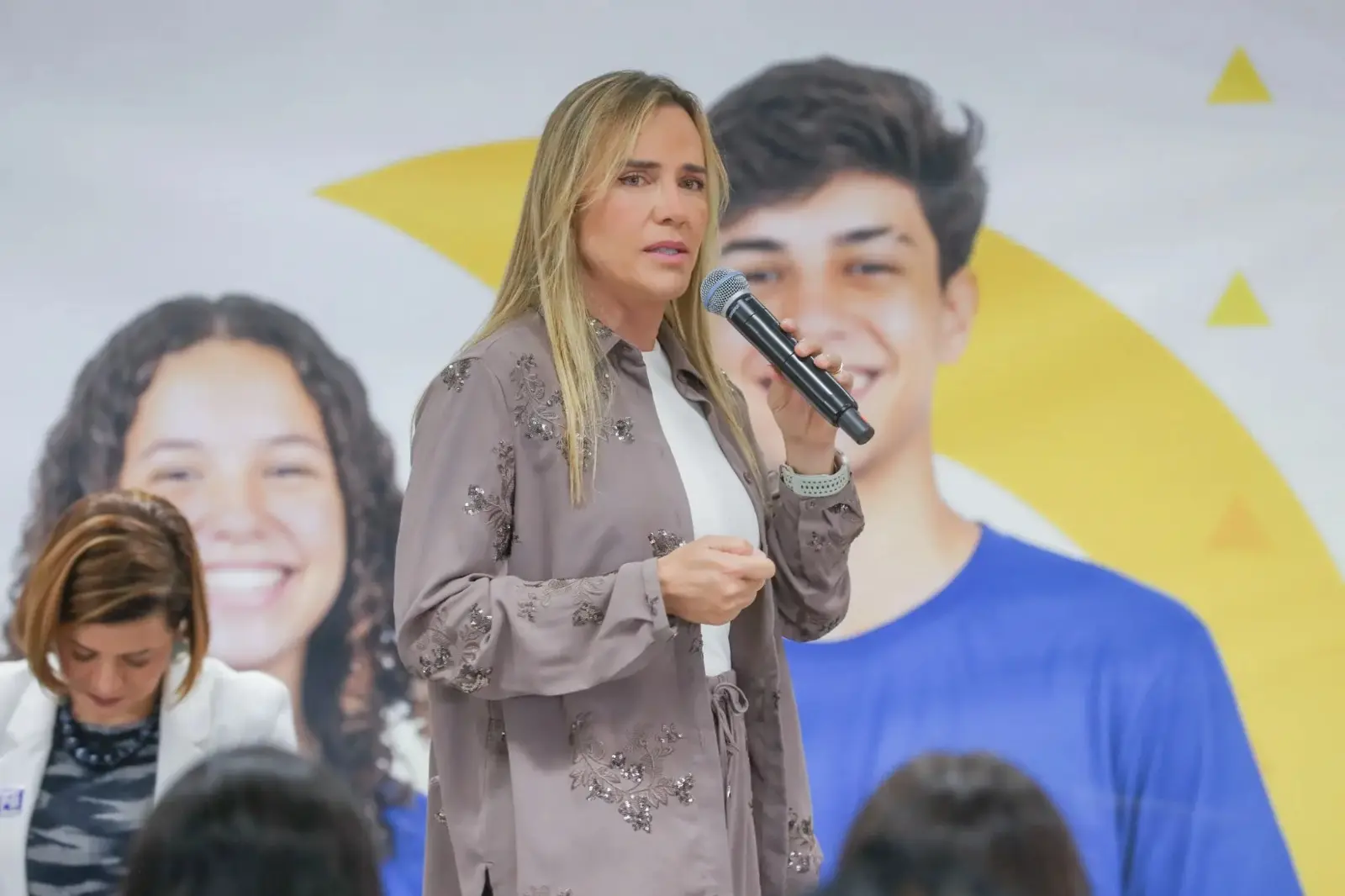 MPDFT apura repasses de R$ 1,4 milhão entre empresa contratada pelo GDF e firma ligada à família de Celina Leão