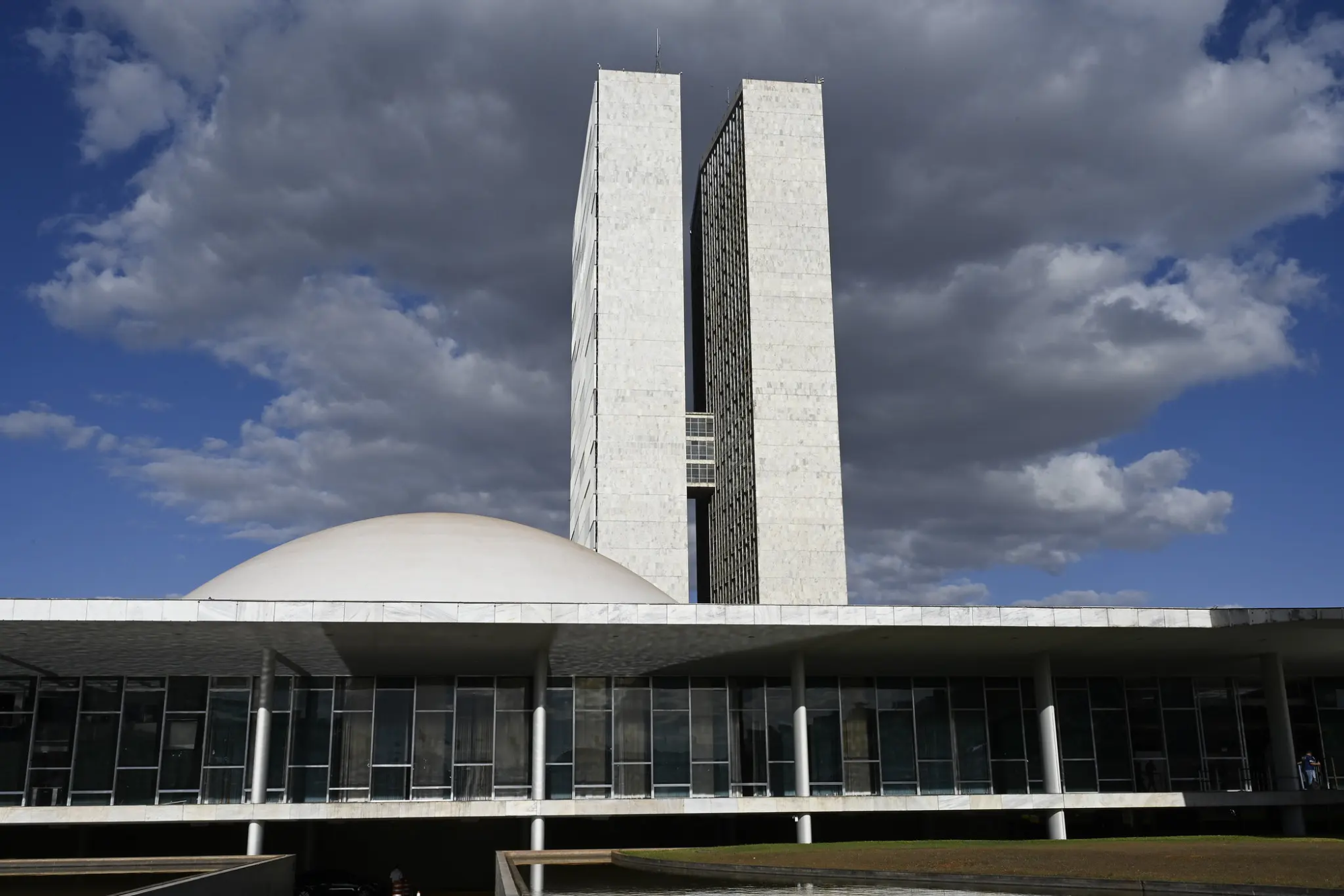 Senado fica mais à direita: saiba quem são os 54 nomes eleitos pelo país