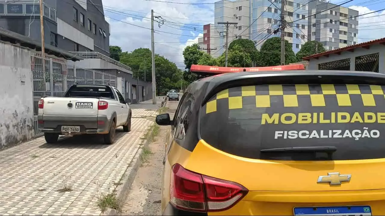 1791746037-mais-de-3-mil-motoristas-sao-autuados-por-uso-irregular-de-calcadas-em-goiania.webp