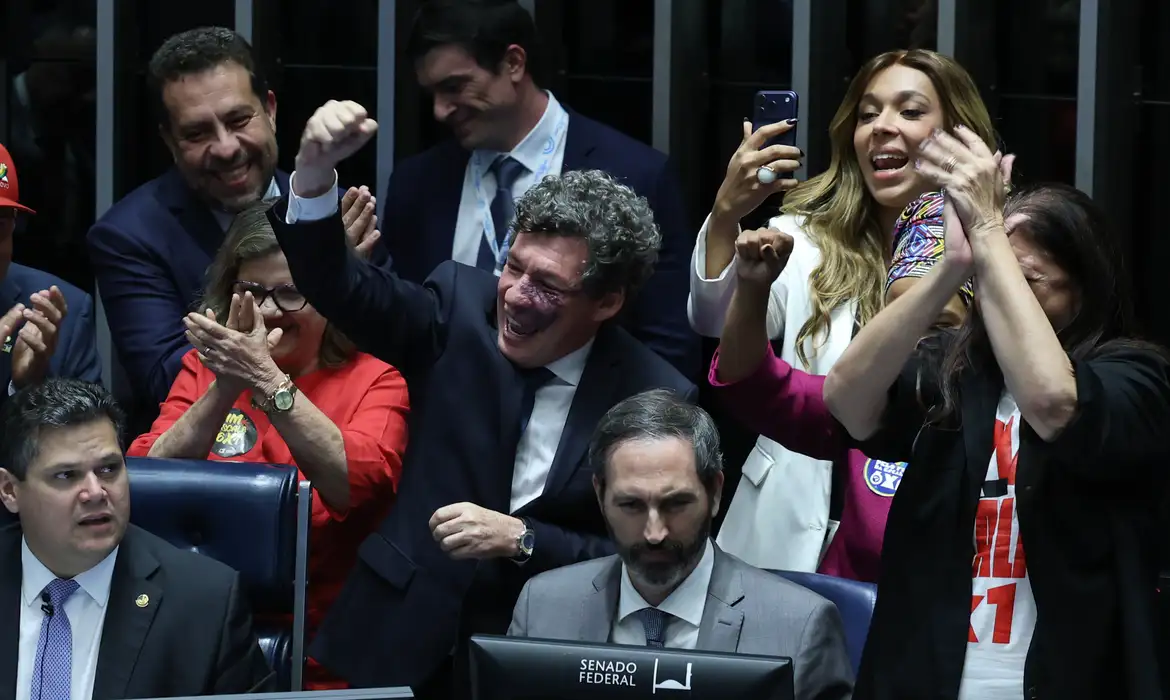 Fim da escala 6×1: saiba quando a nova jornada começa a valer e quais adaptações serão necessárias
