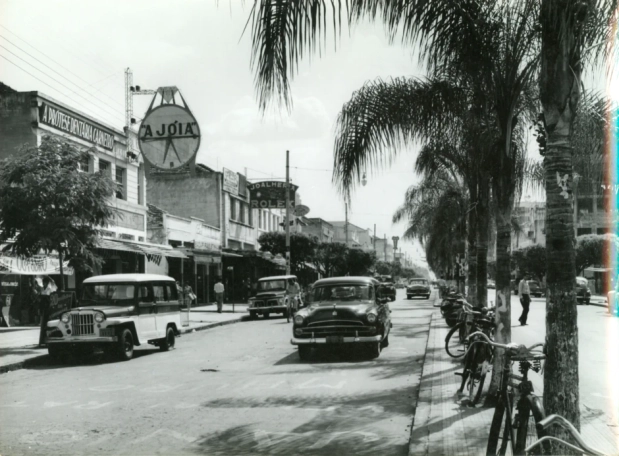 1792336181-1792336178-anhanguera-anos-60-2-619x456-1.webp