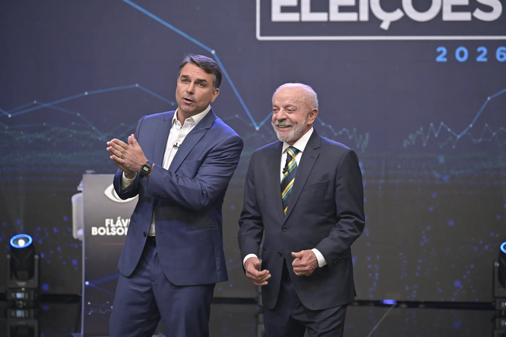 1792416087-flavio-bolsonaro-e-lula-no-debate-da-band-scaled.webp