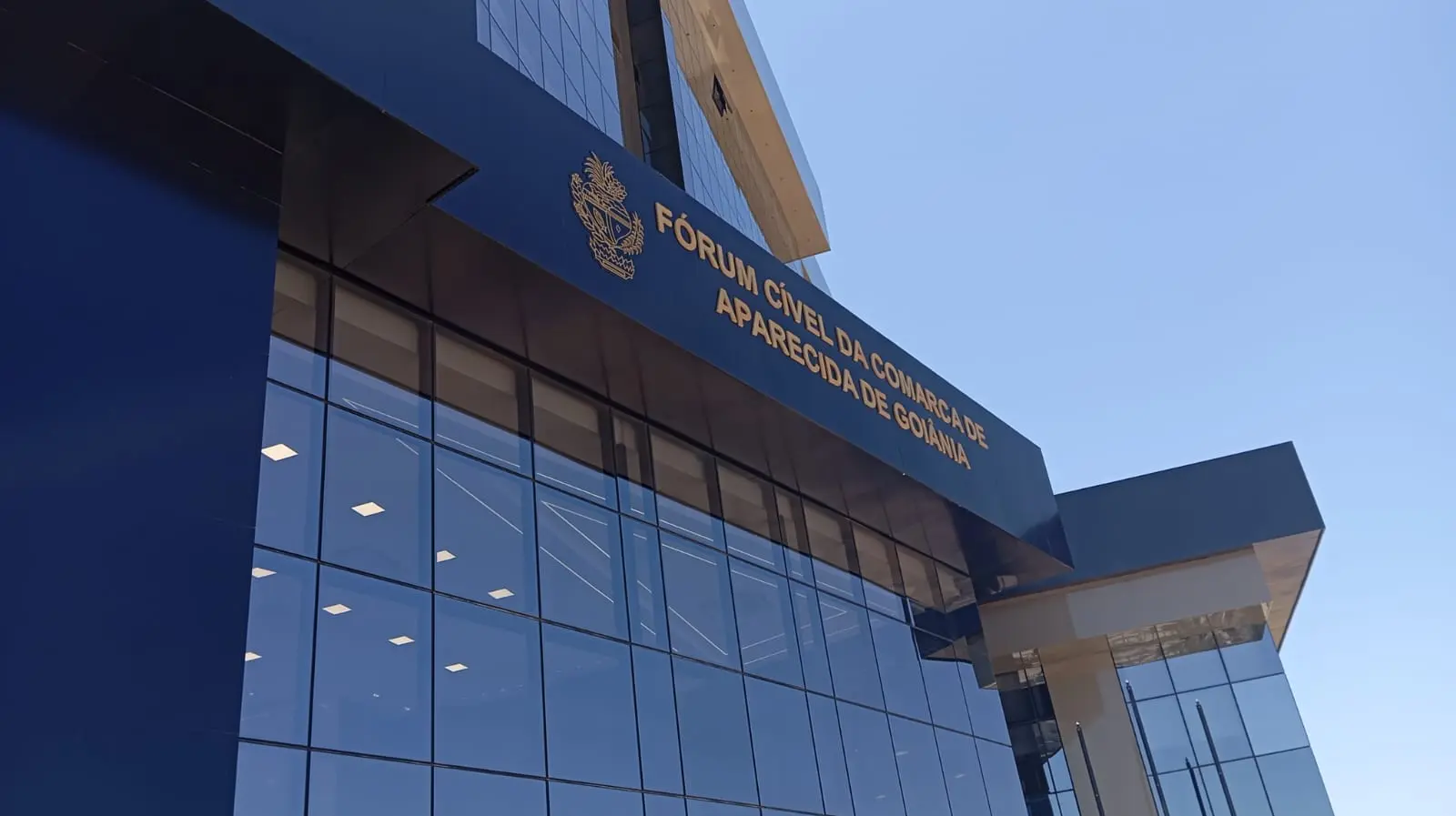 Daniel Vilela anuncia novo batalhão da PM e parque em Aparecida durante inauguração de fórum