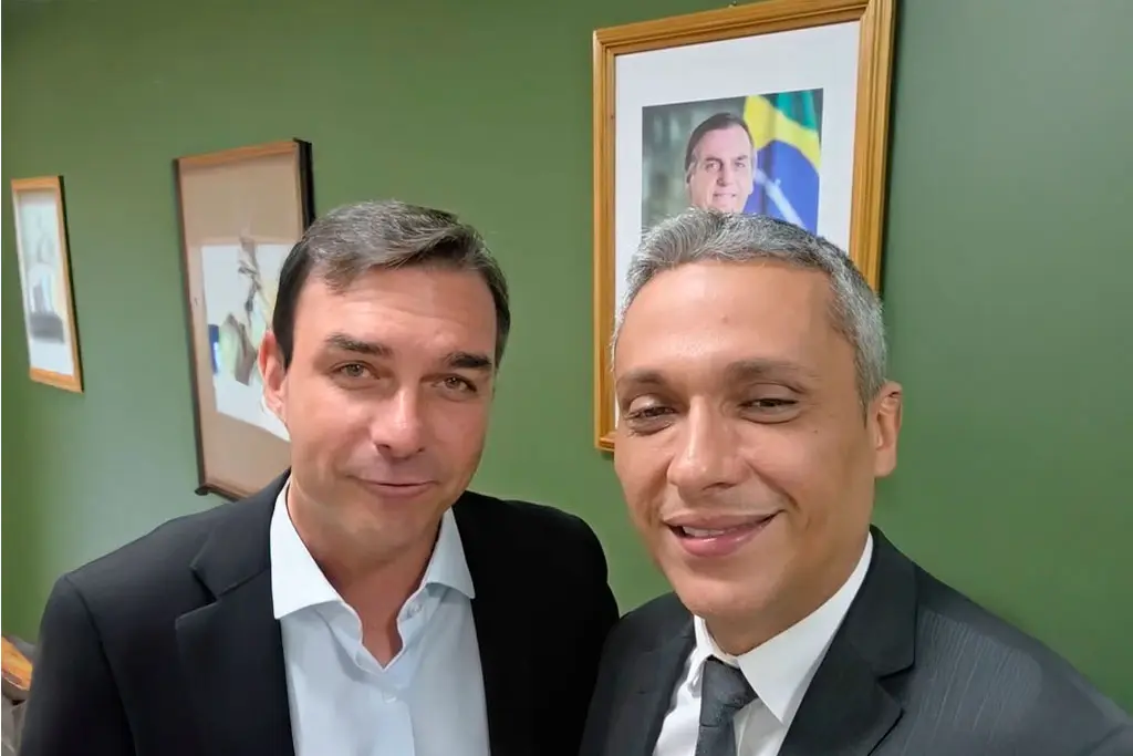 Gustavo Gayer diz que Flávio Bolsonaro deixou o Brasil para evitar ser usado como “moeda de troca” pelo STF contra impeachment de ministros